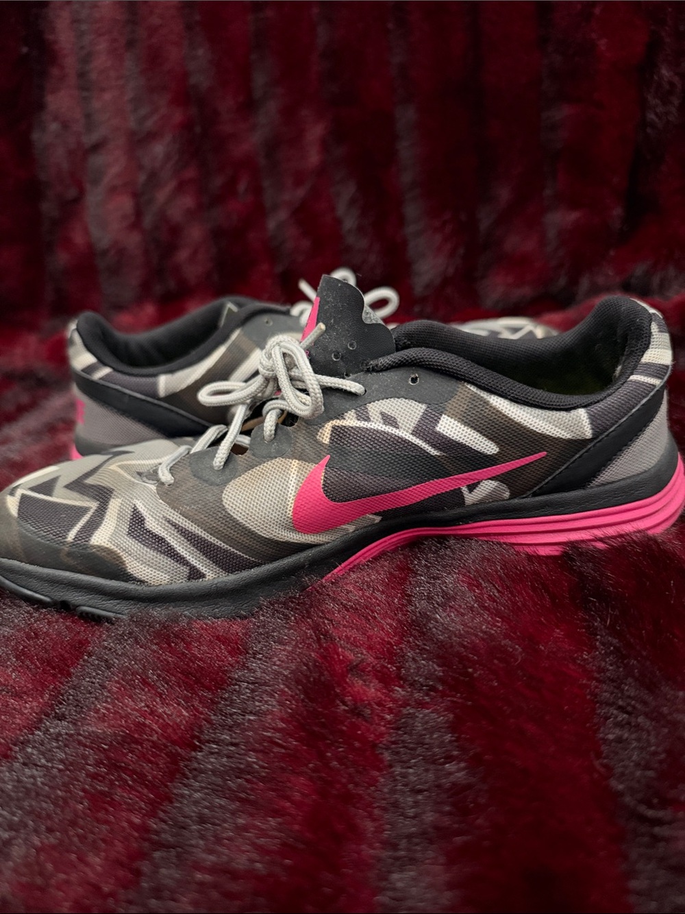 Nike Women's Gray and Pink Athletic Training Sneakers